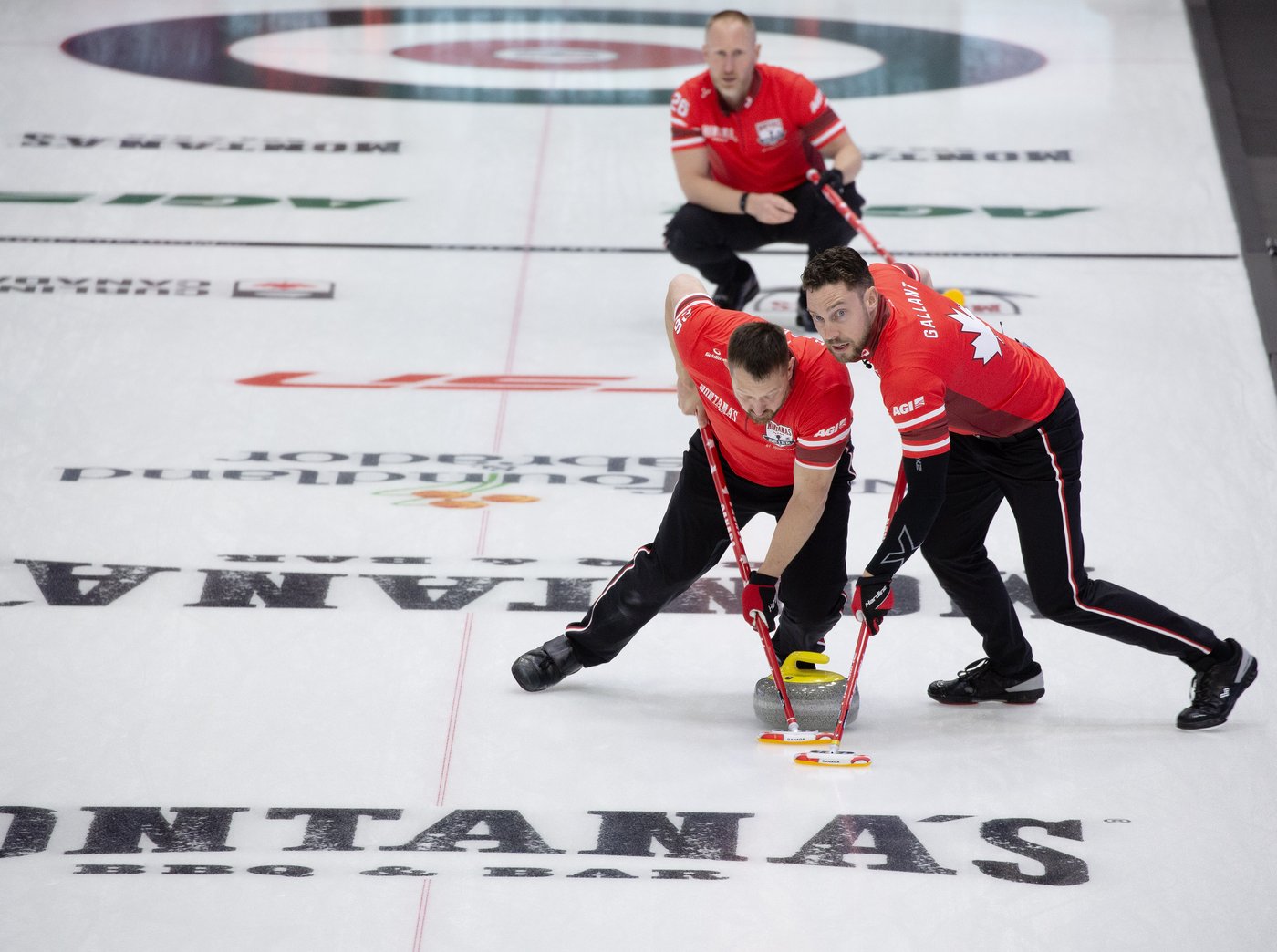 Gushue rides wave of hometown support to undefeated record in Brier pool play | iNFOnews.ca Gushue rides wave of hometown support to undefeated record in Brier pool play | iNFOnews.ca