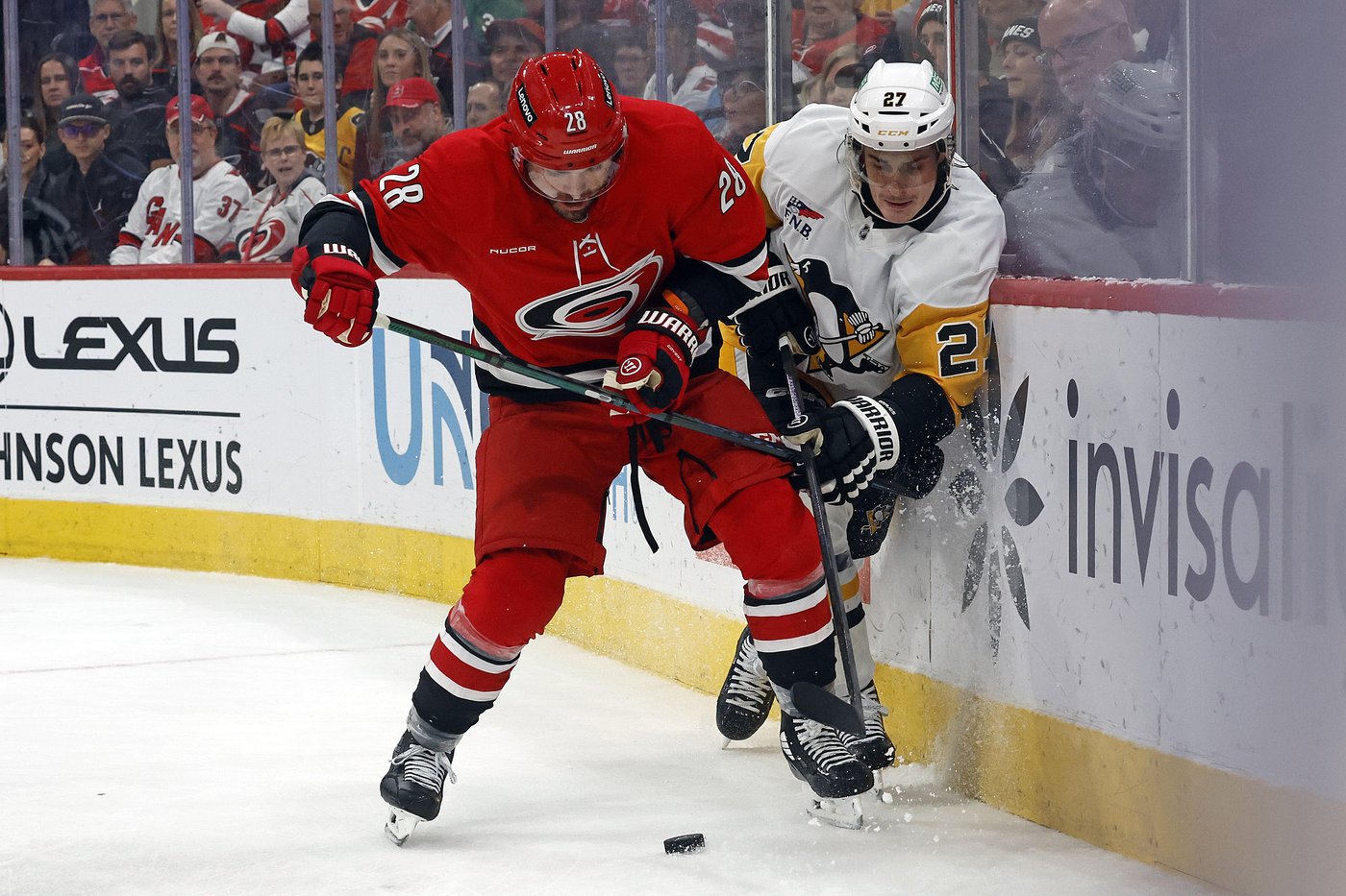 Hurricanes make it eight straight with 5-1 win over Penguins | iNFOnews.ca