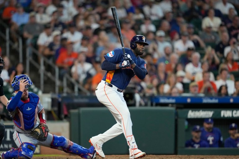Alvarez ties career high in hits, Peña homers and Astros use 4-run 7th inning to sweep Rangers 7-3 | iNFOnews.ca