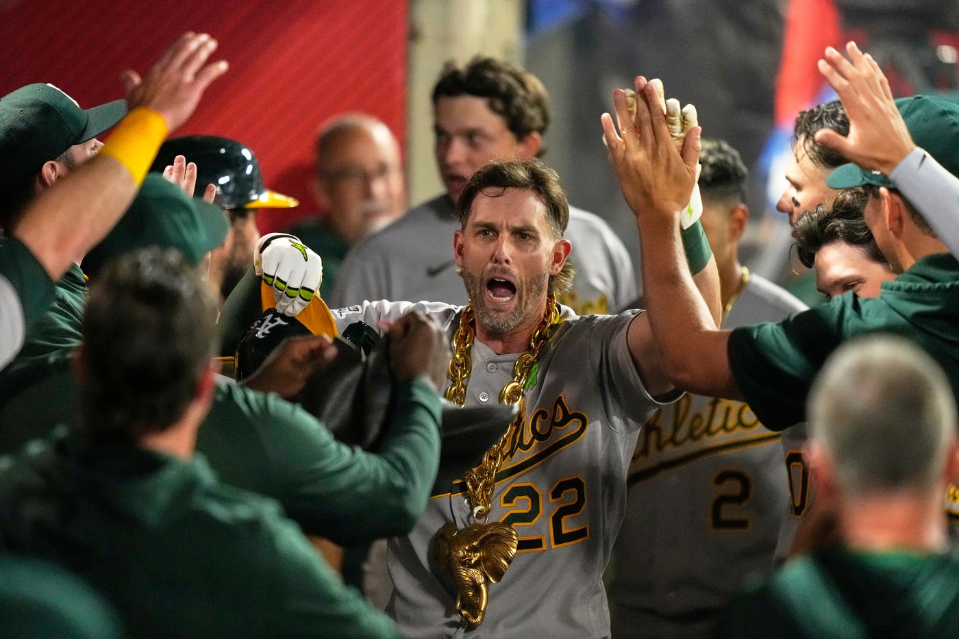 Jeff McNeil's homer in 9th and Tyler Soderstrom's single in 10th lift A's to 6-5 win over Angels | iNFOnews.ca