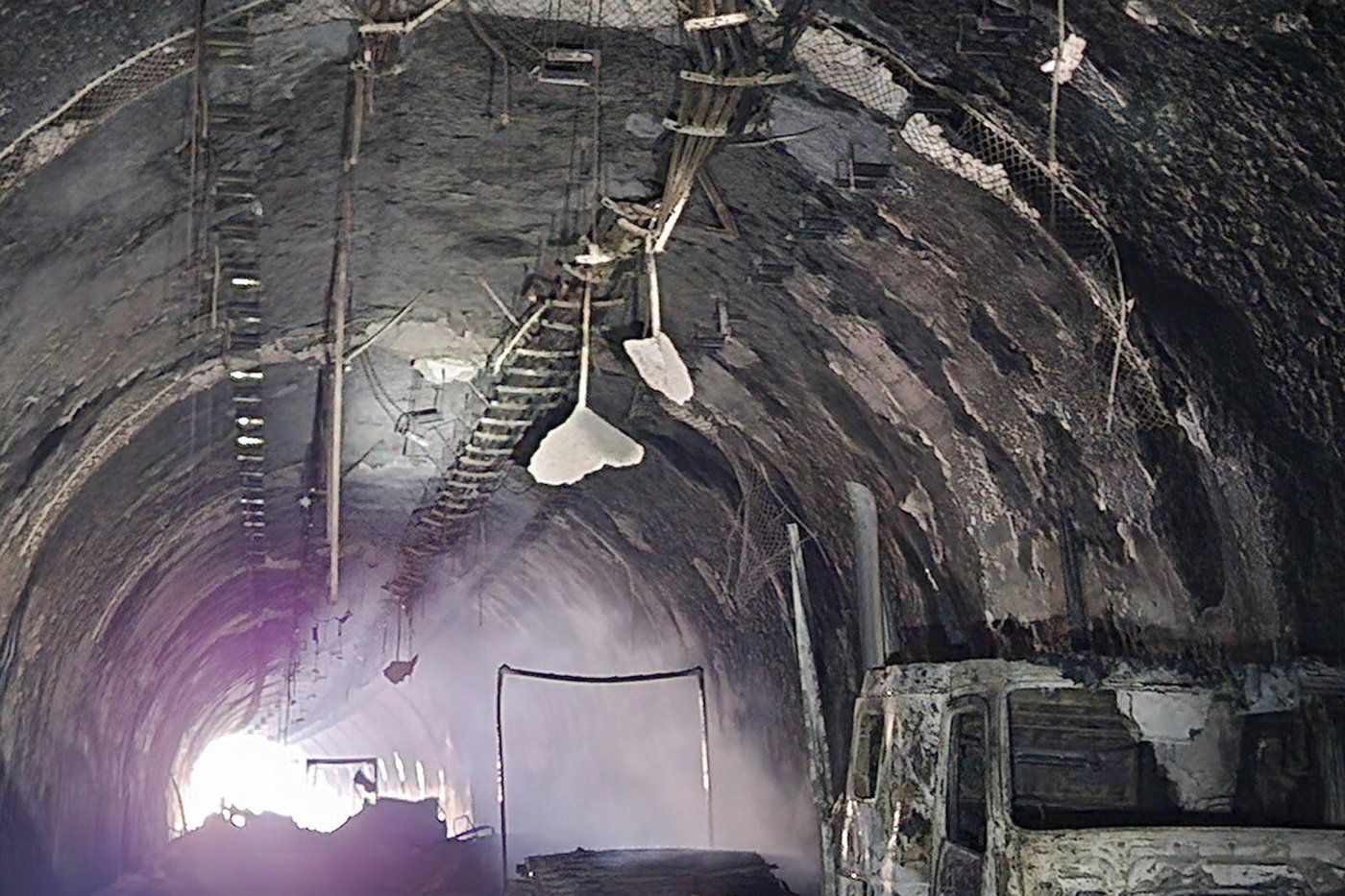 Deadly crashes and fire in Wyoming highway tunnel started with pickup losing control, NTSB says | iNFOnews.ca Deadly crashes and fire in Wyoming highway tunnel started with pickup losing control, NTSB says | iNFOnews.ca