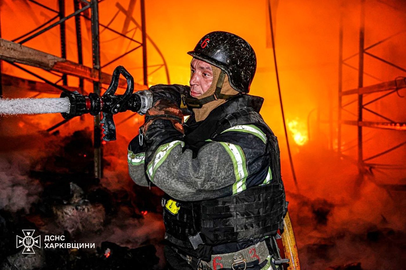 Ukrainian strikes set off fires at oil facilities in Russia and Crimea | iNFOnews.ca Ukrainian strikes set off fires at oil facilities in Russia and Crimea | iNFOnews.ca