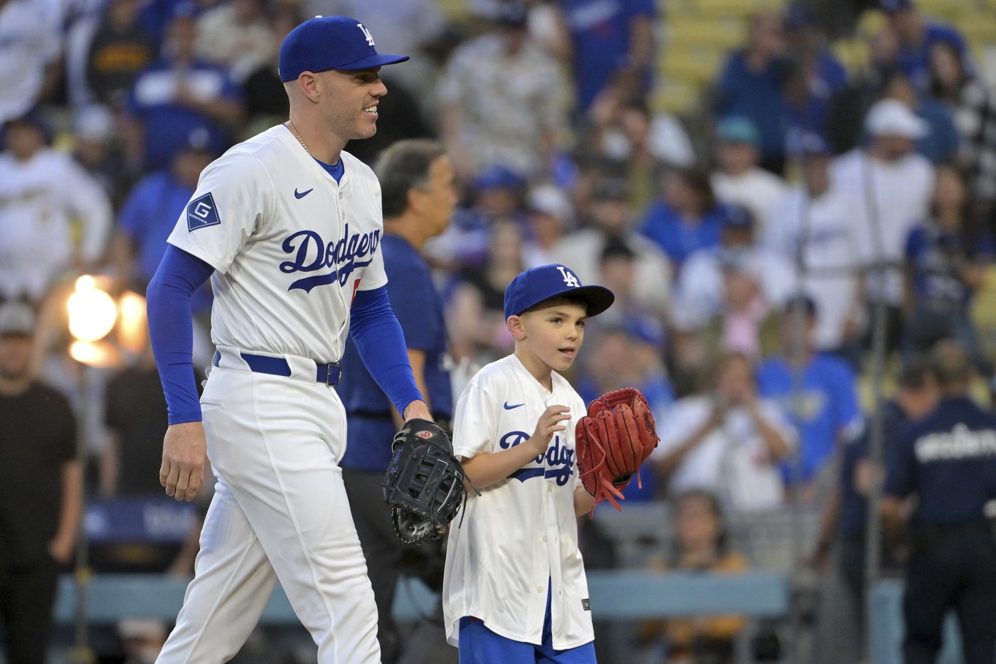 Yamamoto tosses 2-hit ball over 6 innings and Edman hits 3-run homer as Dodgers beat Cubs 3-0 | iNFOnews.ca