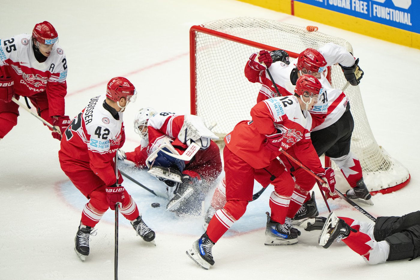 Denmark pulls off huge upset with 2-1 quarterfinal win over Canada at hockey worlds | iNFOnews.ca