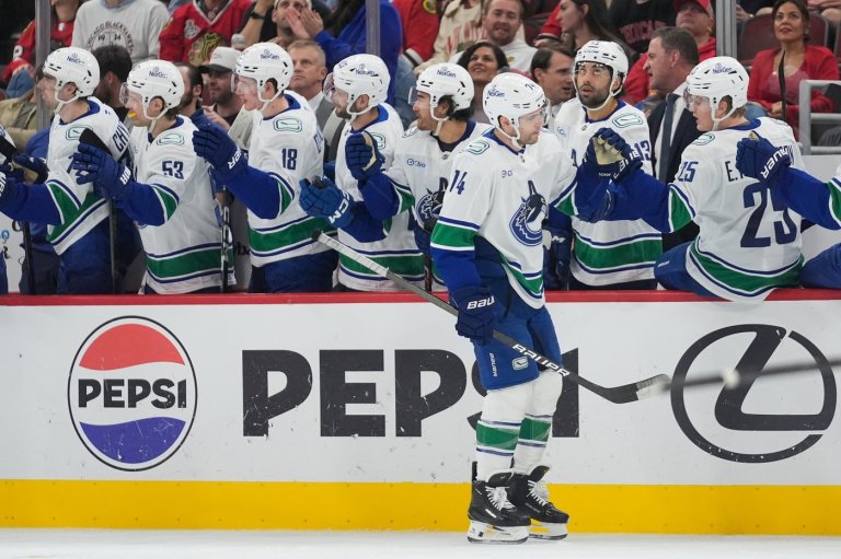 Boeser scores shootout winner, lifts Canucks to 3-2 decision over Blackhawks | iNFOnews.ca