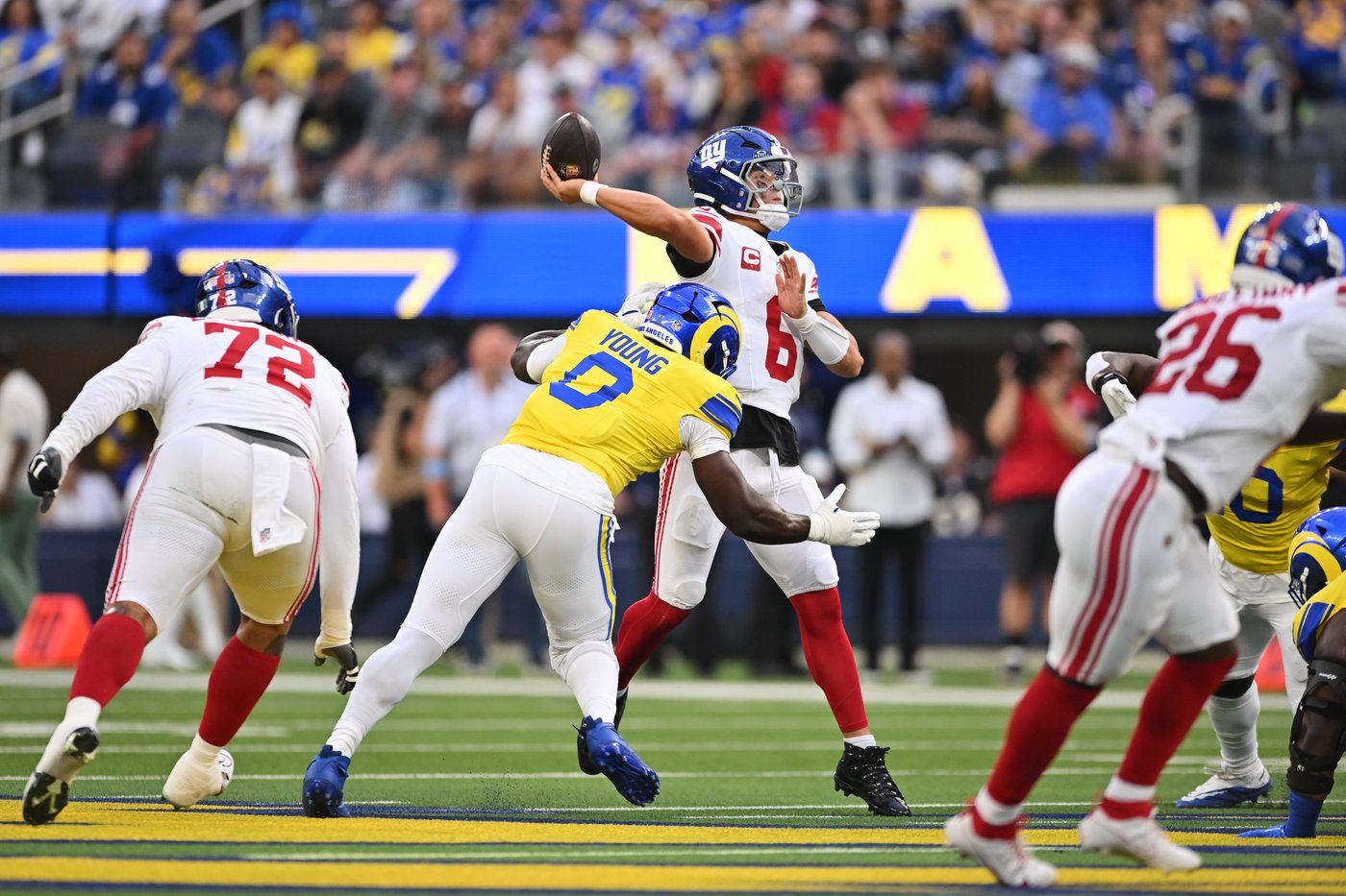 Giants QB Jaxson Dart is done for the regular season with a knee injury, coach John Harbaugh says | iNFOnews.ca