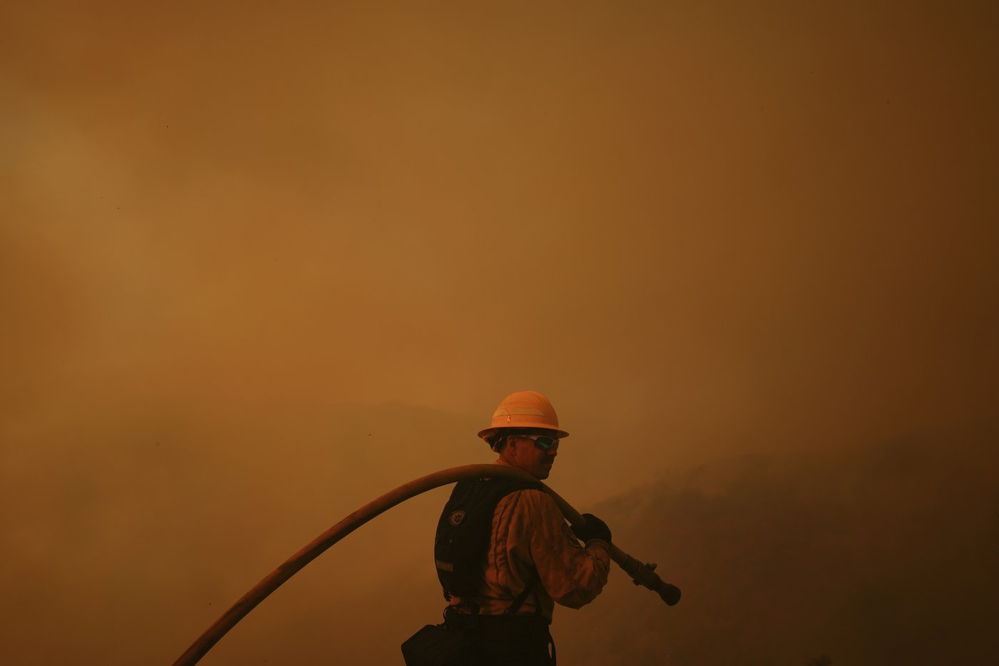 Firefighters need better weather to fight California's flames. When will they get relief? | iNFOnews.ca
