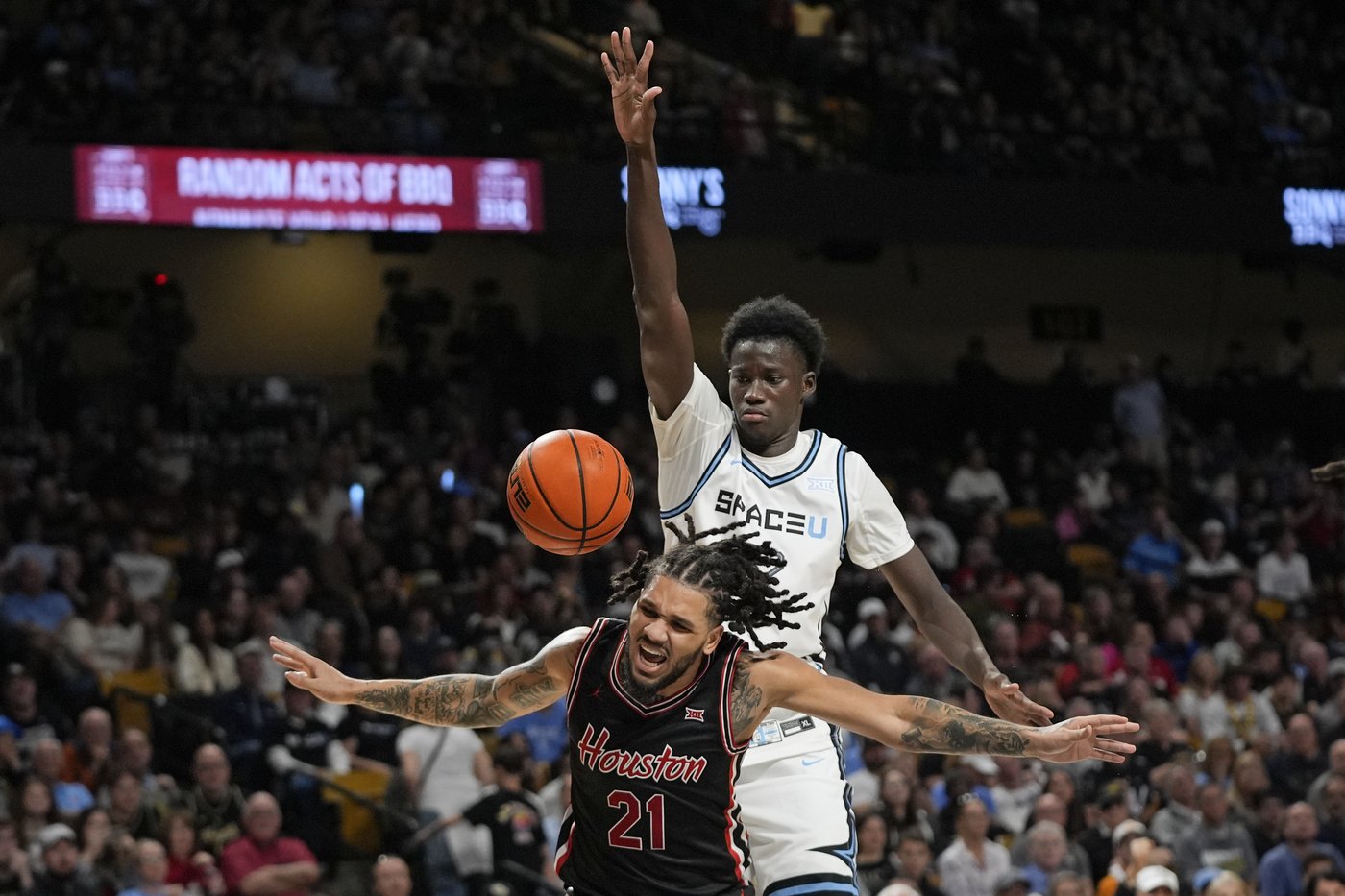 J'Wan Roberts lifts No. 10 Houston to last-second win over UCF | iNFOnews.ca J'Wan Roberts lifts No. 10 Houston to last-second win over UCF | iNFOnews.ca