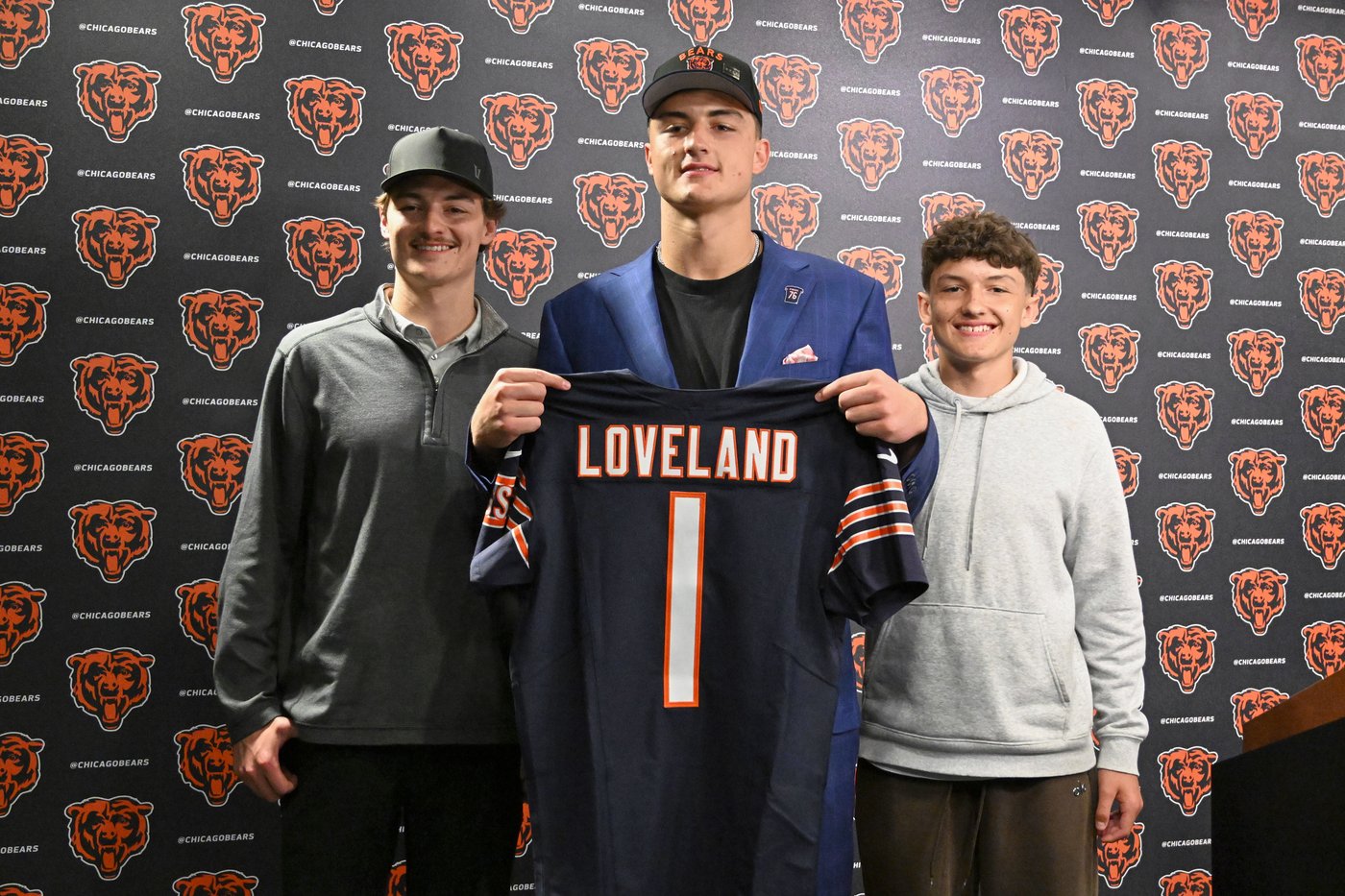 Bears stick to their plan but miss out on running back and edge rusher in NFL draft | iNFOnews.ca
