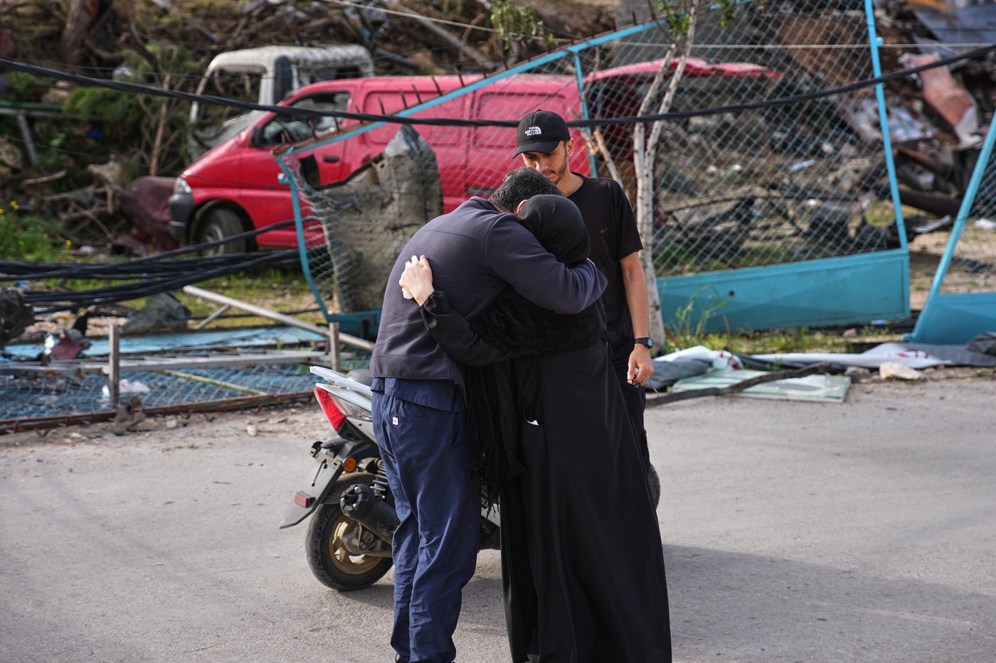Displaced Lebanese return to villages following Israel and Hezbollah ceasefire in photos | iNFOnews.ca