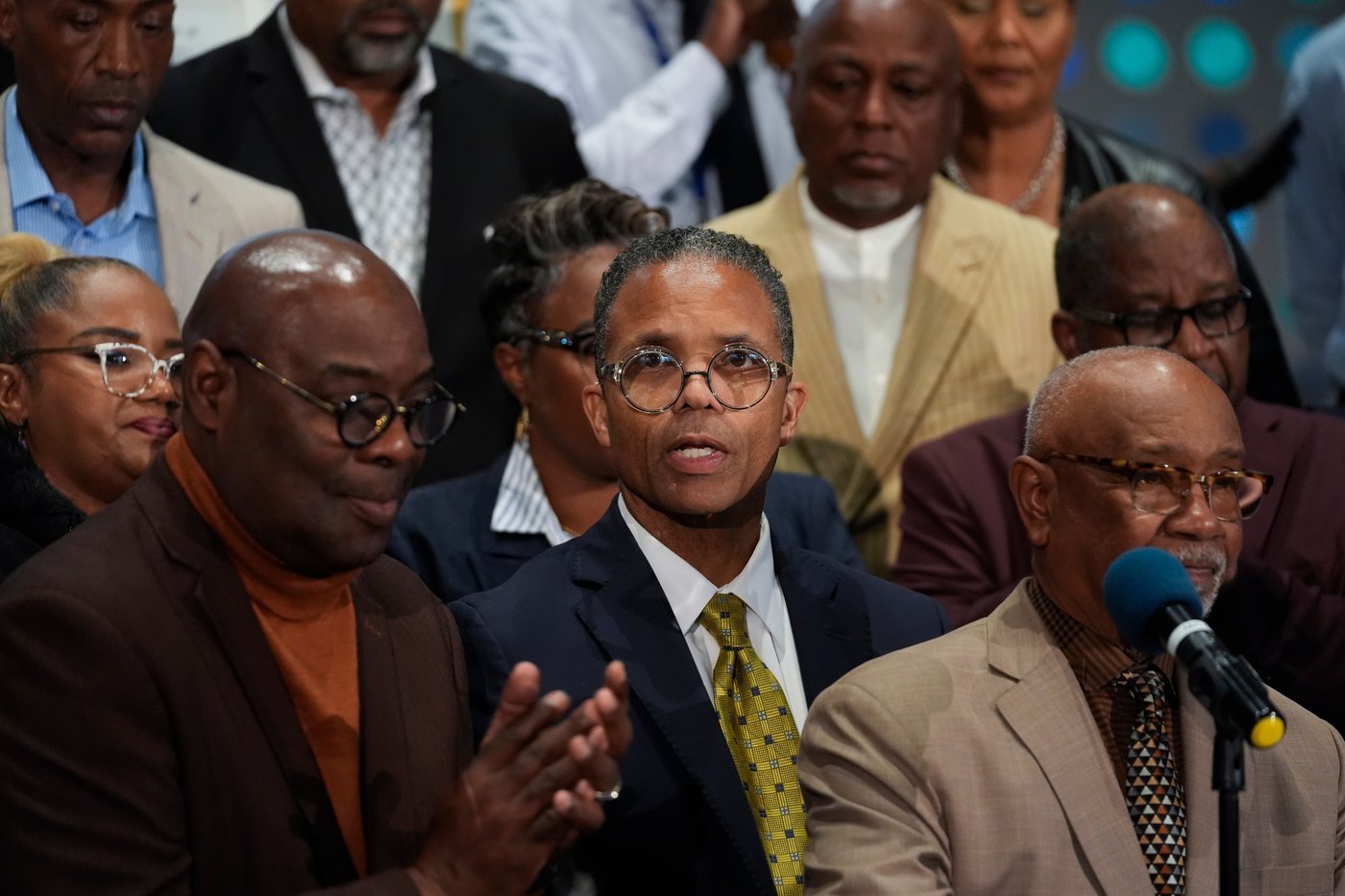 Jesse Jackson Jr. pitches redemption in bid for old House seat years after campaign fraud conviction | iNFOnews.ca
