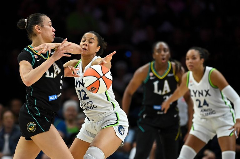 Sparks end Minnesota's 10-game winning streak, beating the WNBA-leading Lynx 89-82 | iNFOnews.ca
