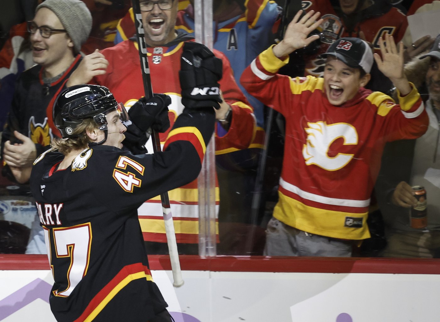 Connor Zary's third-period goal lifts Flames to 3-2 win over Rangers | iNFOnews.ca