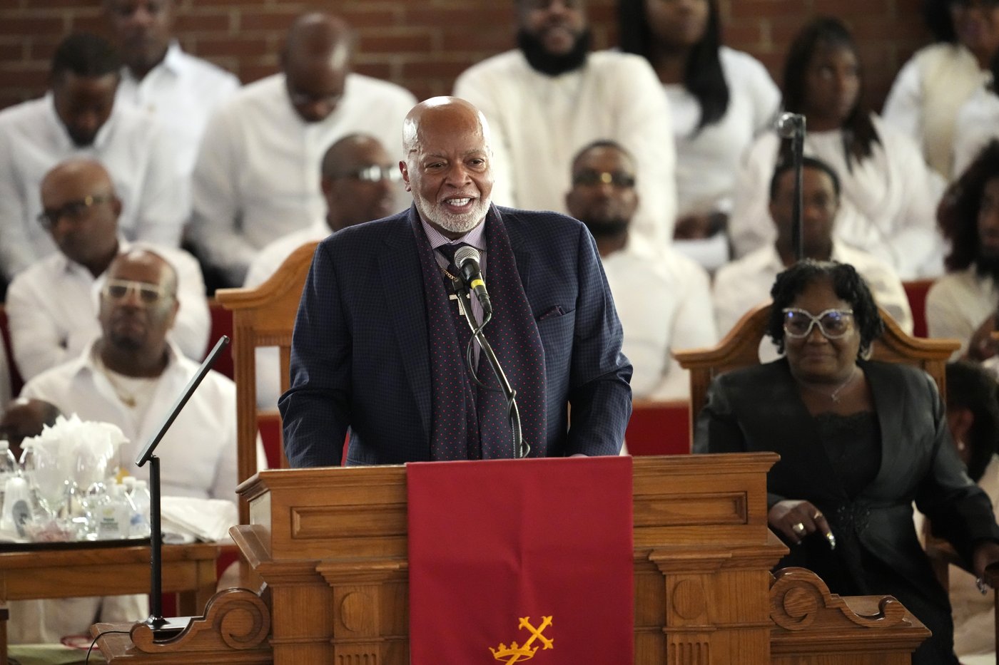 Cissy Houston mourned by Dionne Warwick, politicians and more at longtime church | iNFOnews.ca