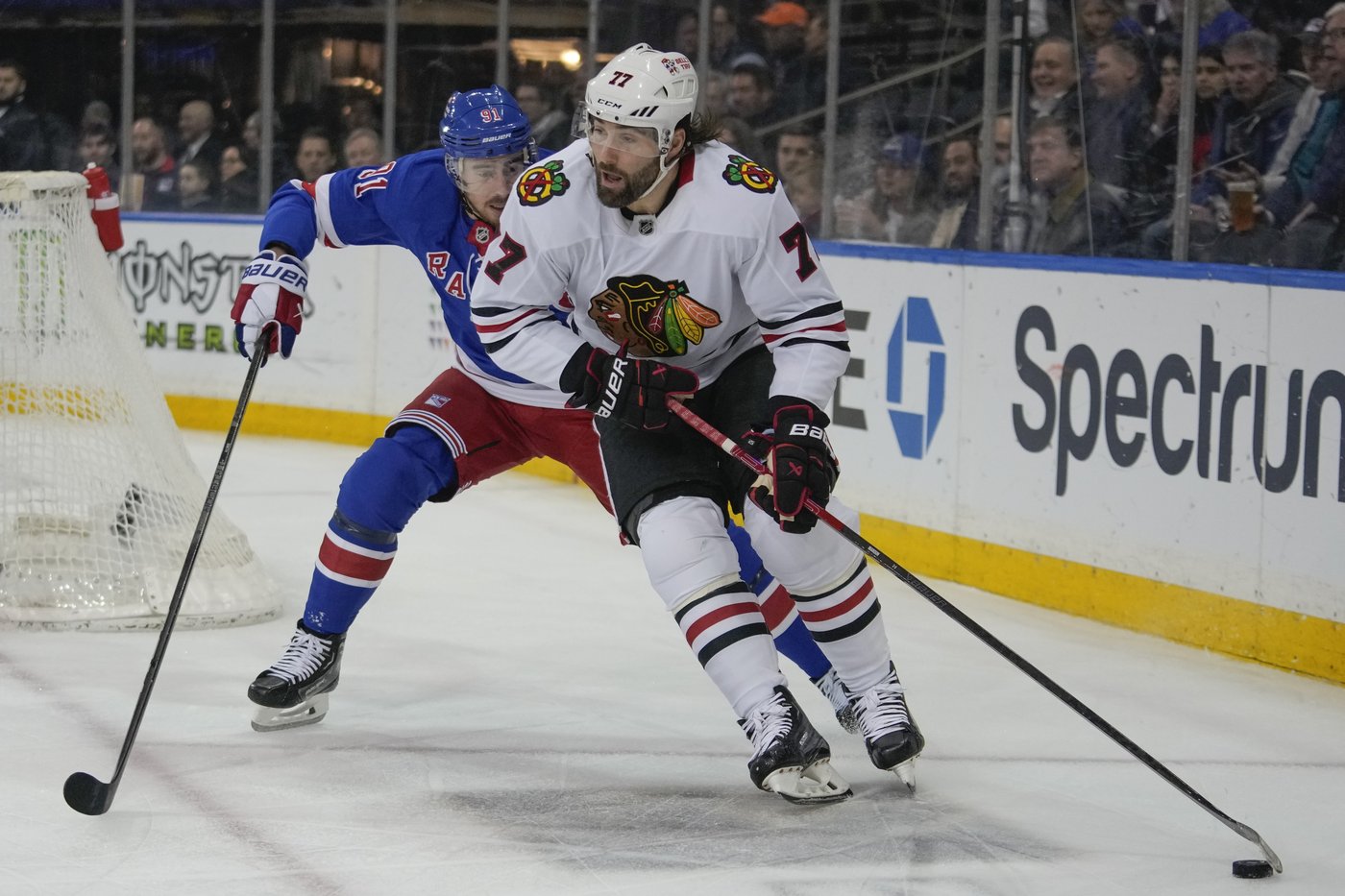 Hall has goal and assist, Soderblom stops 29 shots as Blackhawks beat Rangers 2-1 | iNFOnews.ca