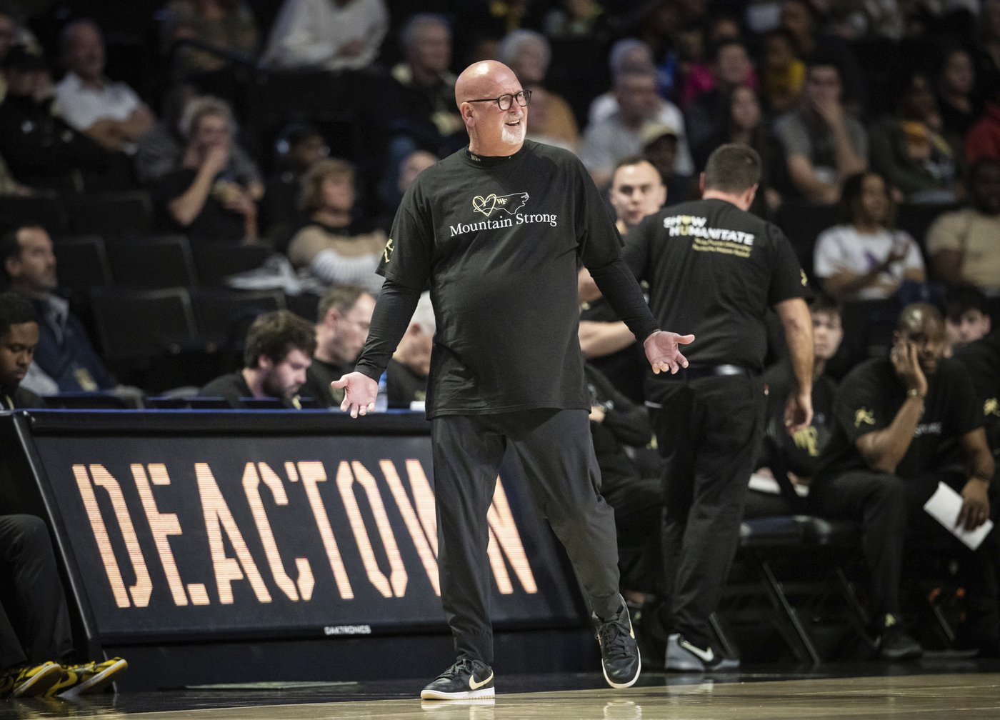 Sallis scores 20, Hildreth adds 18 and 6 assists; Wake Forest beats Western Carolina 82-69 | iNFOnews.ca Sallis scores 20, Hildreth adds 18 and 6 assists; Wake Forest beats Western Carolina 82-69 | iNFOnews.ca