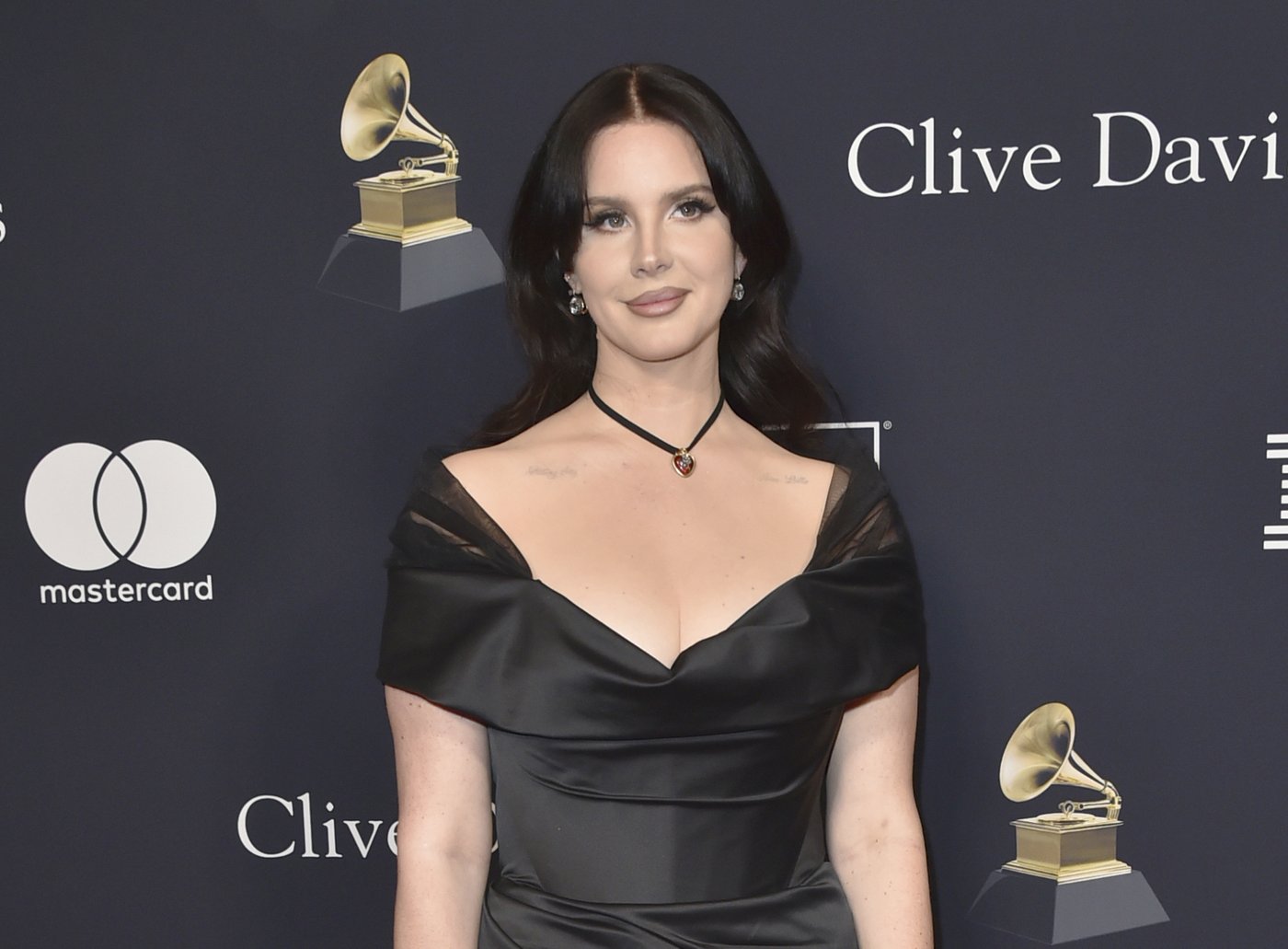 Lana Del Rey did marry alligator swamp tour guide Jeremy Dufrene in Louisiana, document shows | iNFOnews.ca