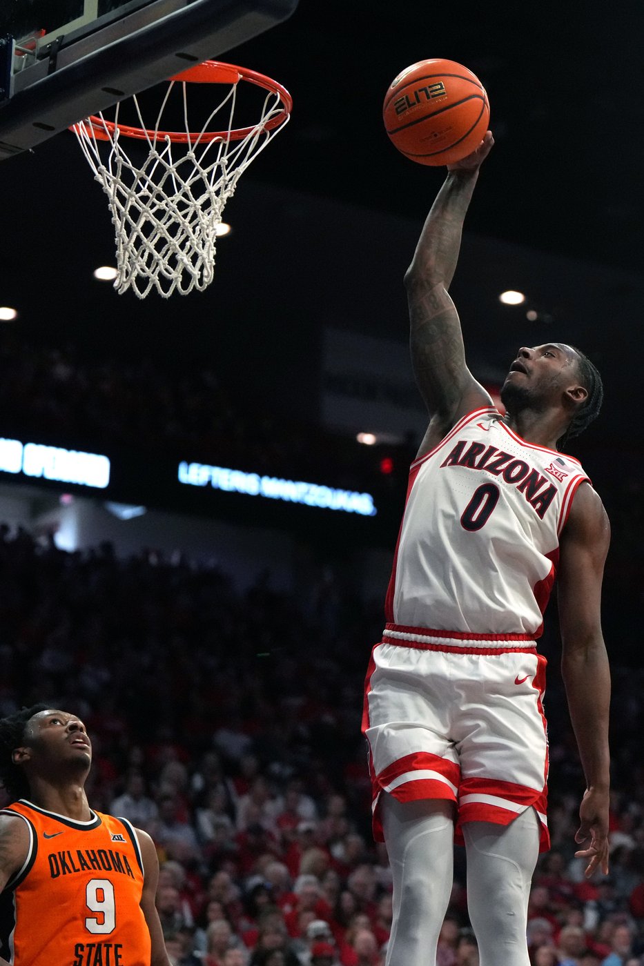 Burries scores 15 points, No. 1 Arizona shuts down Oklahoma State 84-47 to remain unbeaten | iNFOnews.ca