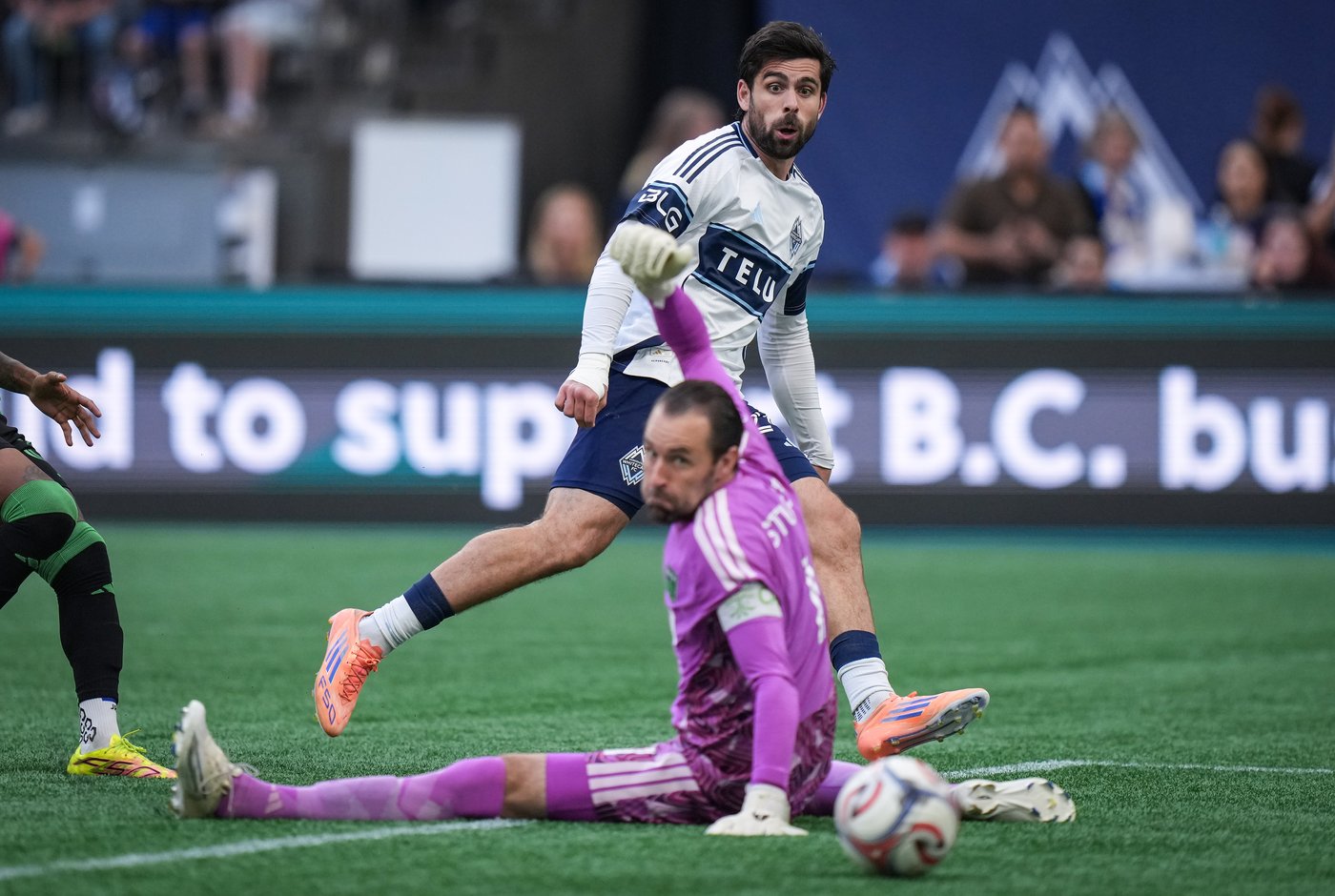 Christian Ramirez's brace lifts Austin FC to 2-1 victory over Vancouver Whitecaps | iNFOnews.ca Christian Ramirez's brace lifts Austin FC to 2-1 victory over Vancouver Whitecaps | iNFOnews.ca
