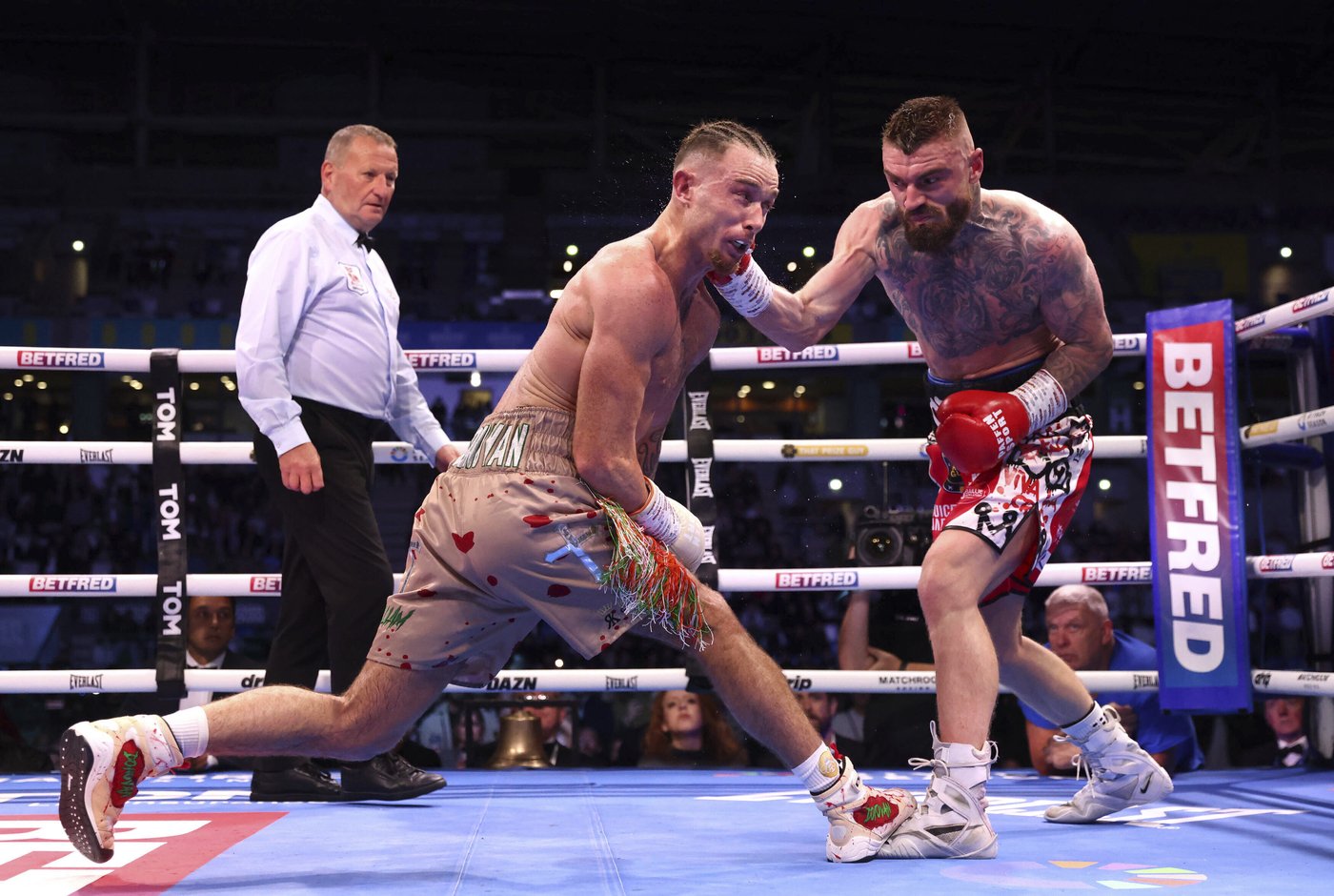 Lewis Crocker beats Paddy Donovan by split decision to become IBF world welterweight champion | iNFOnews.ca