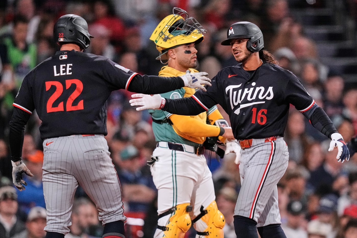 Two-run homers by Buxton and Martin help Twins rally to beat Red Sox 8-6 | iNFOnews.ca