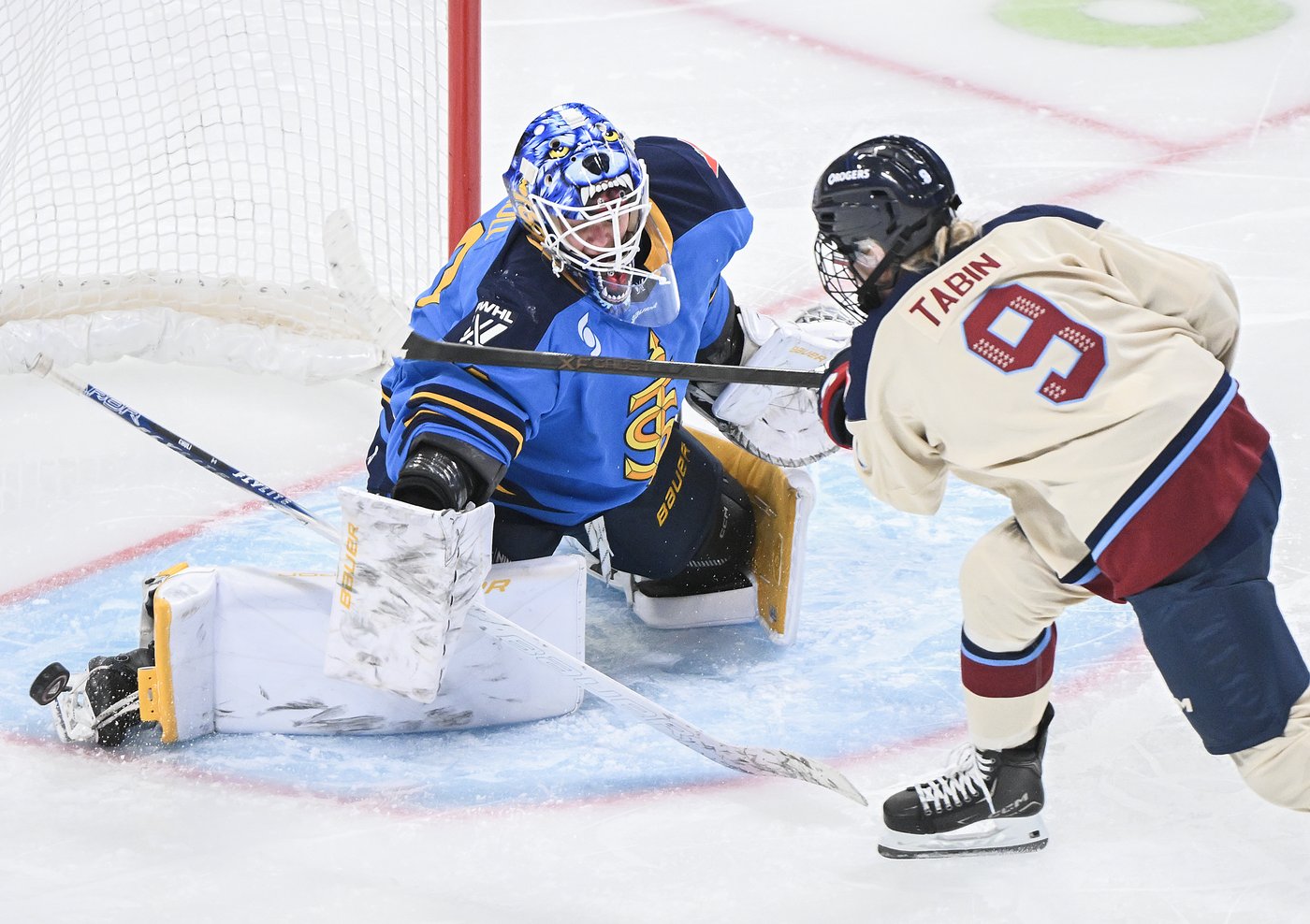 Elaine Chuli shines in net for Sceptres against former team Victoire at Bell Centre | iNFOnews.ca