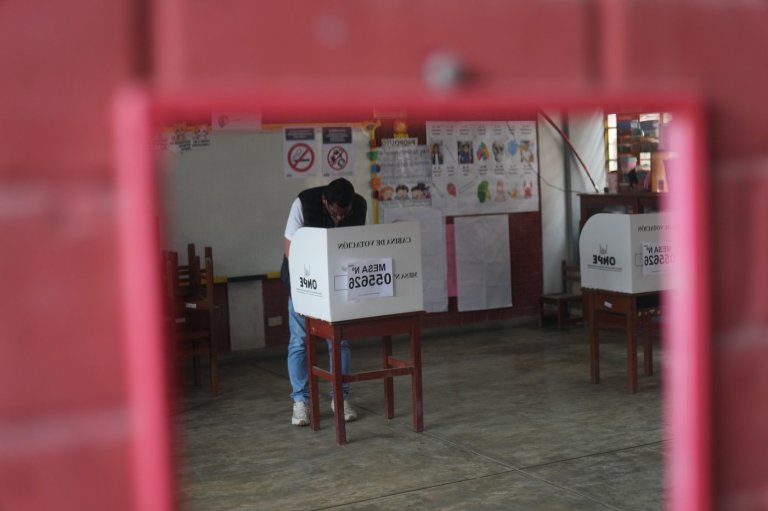 Photos of Peru's presidential election runoff | iNFOnews.ca