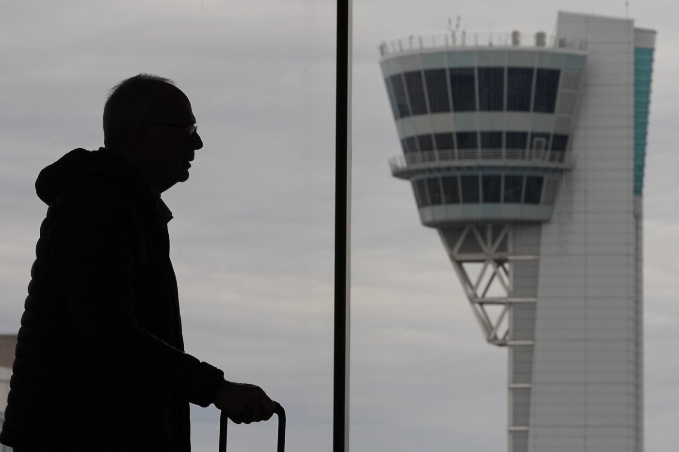 Photos show ICE agents at US airports where the partial government shutdown triggered delays | iNFOnews.ca