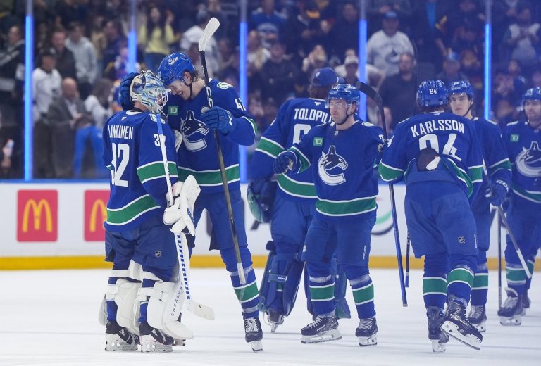 Vancouver Canucks coming together on and off the ice late in troubled season | iNFOnews.ca