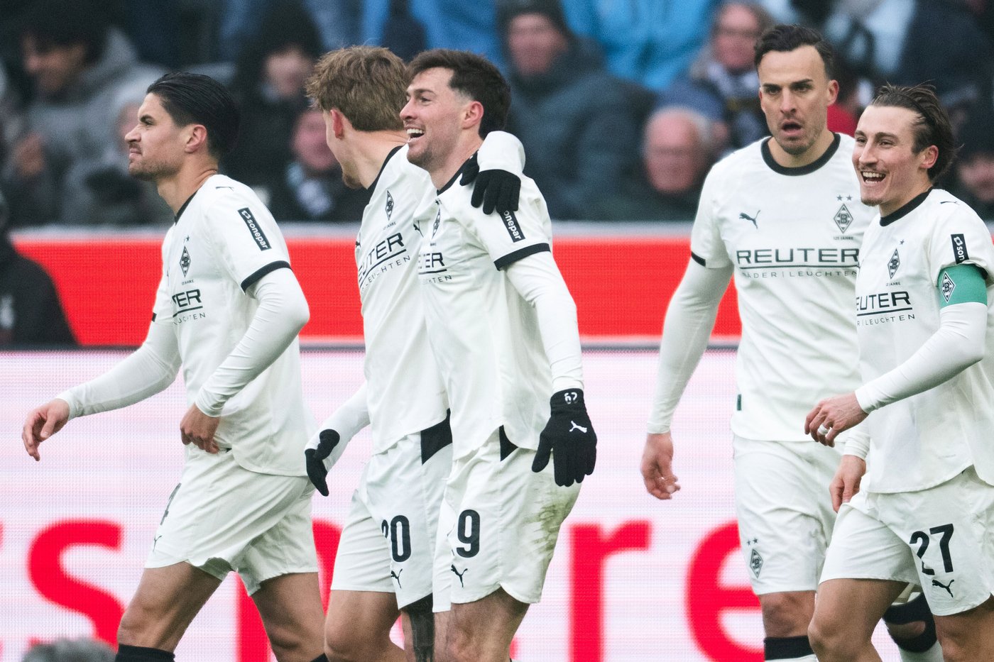 Bayern demolishes Wolfsburg 8-1 to go 11 points clear in Bundesliga | iNFOnews.ca Bayern demolishes Wolfsburg 8-1 to go 11 points clear in Bundesliga | iNFOnews.ca