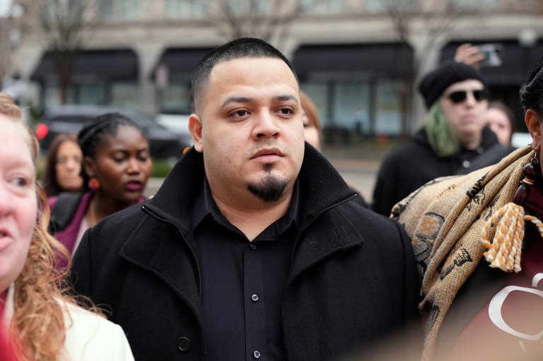 Justice Department pushes to revive criminal case against Kilmar Abrego Garcia | iNFOnews.ca