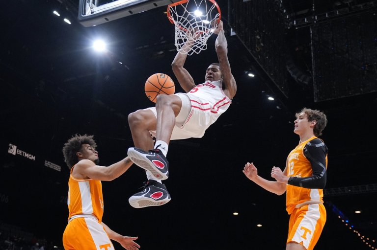 No. 20 Tennessee's Cade Phillips will have shoulder surgery and miss rest of season | iNFOnews.ca