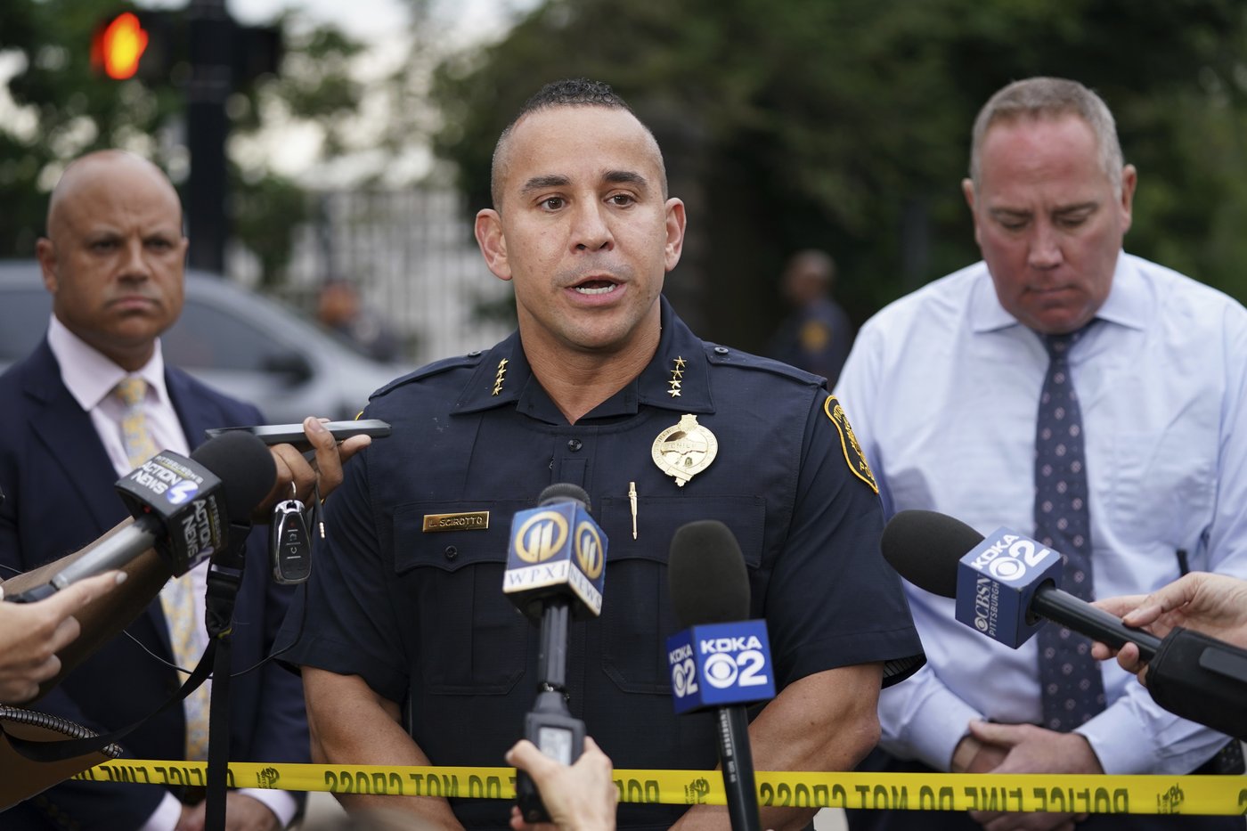 Pittsburgh's police chief puts down his badge for a referee's whistle | iNFOnews.ca Pittsburgh's police chief puts down his badge for a referee's whistle | iNFOnews.ca