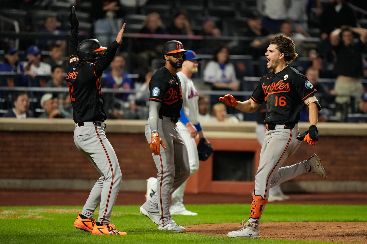 Alonso ties it in 9th with 300th homer and Orioles beat Mets 7-5 in 11 on Mayo's inside-the-parker | iNFOnews.ca