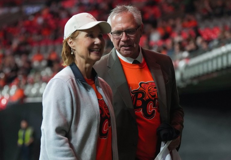 B.C. Conservatives' Doerkson, ex-premier Clark attend Lions game | iNFOnews.ca