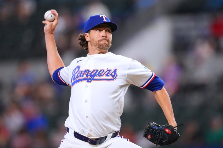 DeGrom strikes out 8, allows 1 hit in 7 shutout innings as the Rangers beat the A's 8-1 | iNFOnews.ca