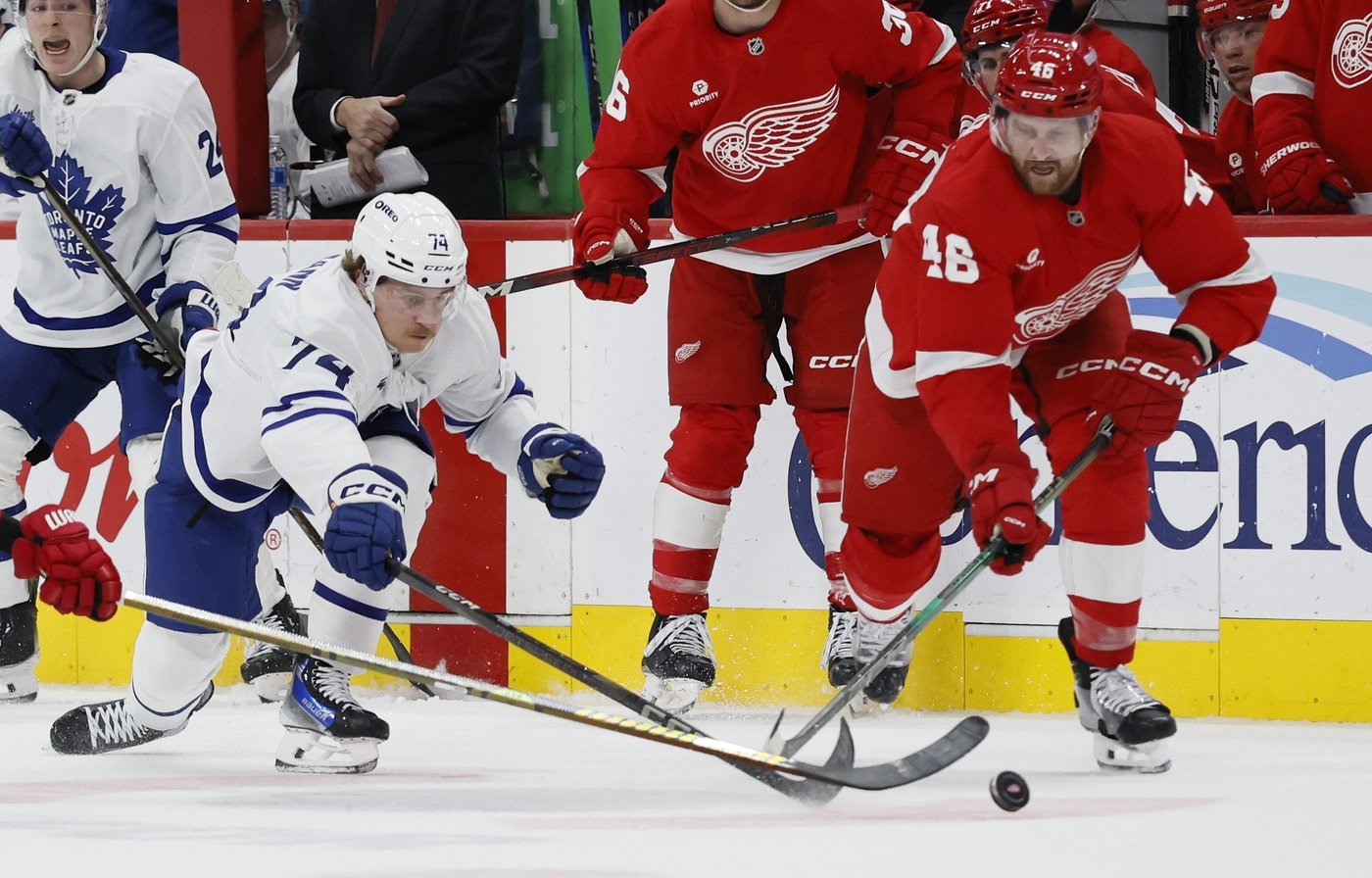 Kane reaches 1,300 points, Red Wings halt four-game slide with 4-2 win over Capitals | iNFOnews.ca