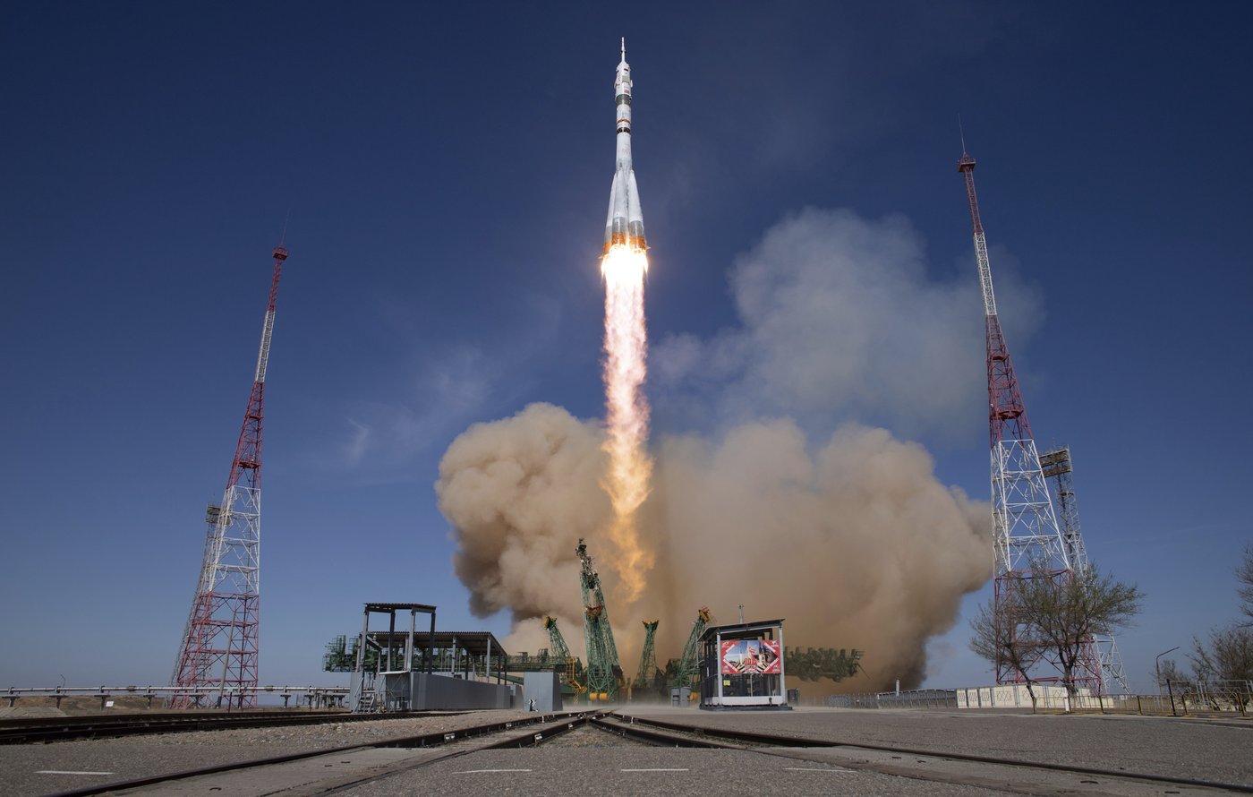 A US-Russian crew of 3 arrives at the International Space Station | iNFOnews.ca