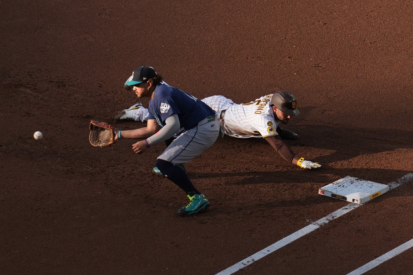 Padres beat Mariners 5-2 behind Tatis, Buehler for 8th straight win, 11th in 12 games | iNFOnews.ca