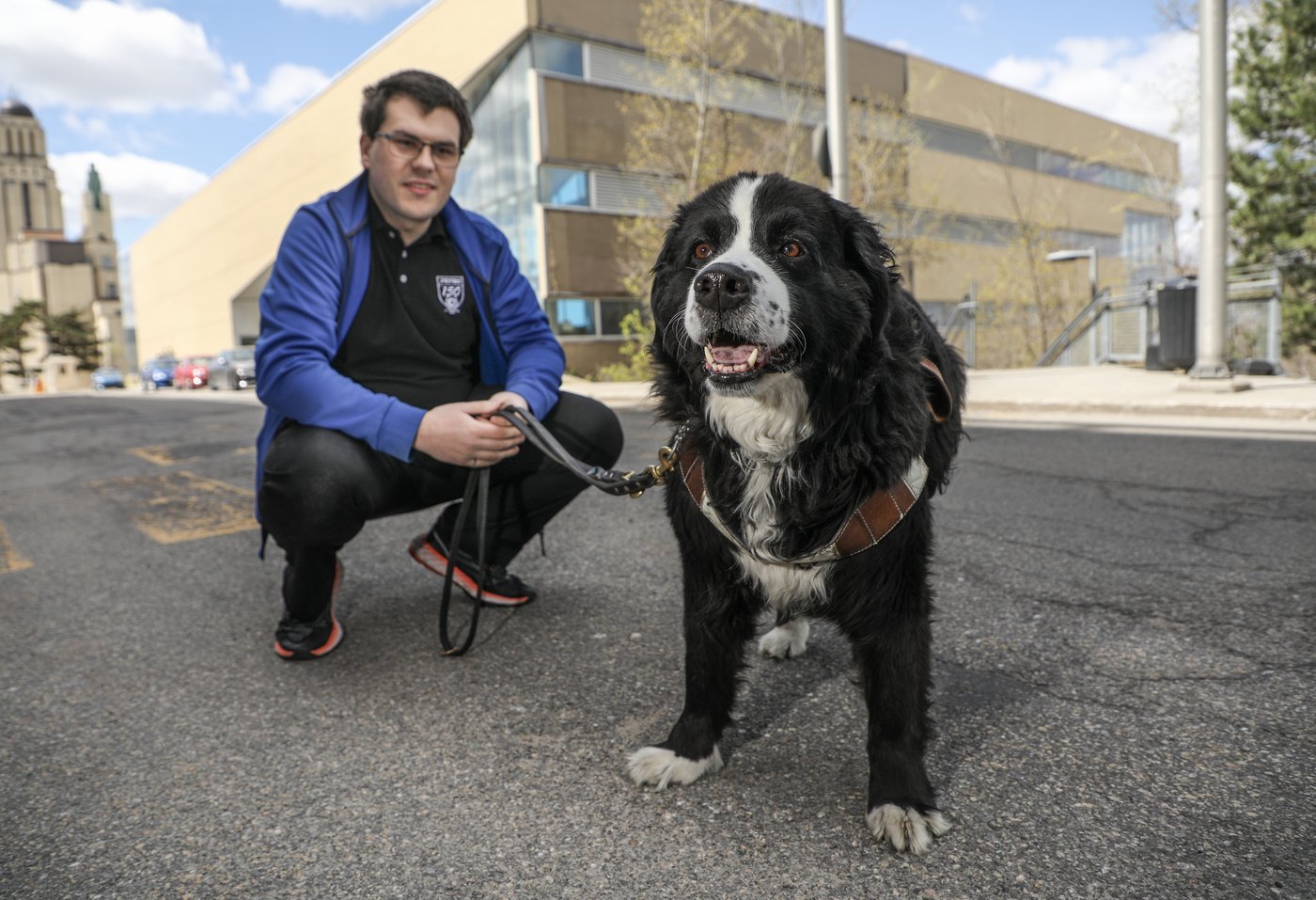 Quebecer graduating from Polytechnique with service dog who attended every class | iNFOnews.ca