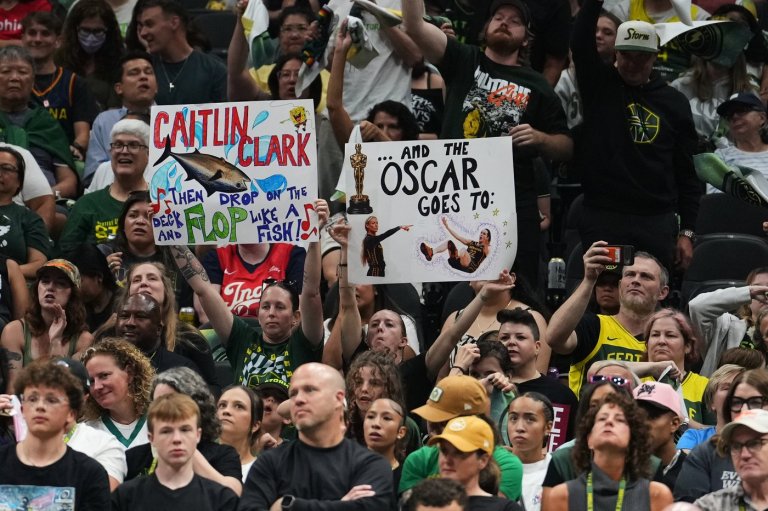 Seattle Storm apologize for an exchange between a co-owner and 2 fans | iNFOnews.ca