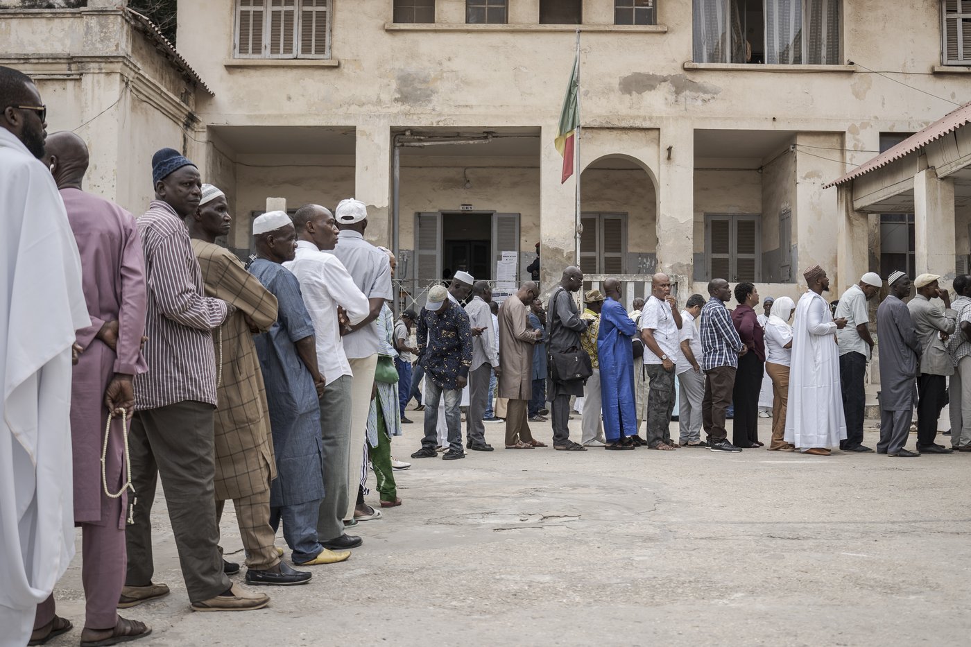 Senegal votes in election that will decide if president can carry out the reforms he promised | iNFOnews.ca