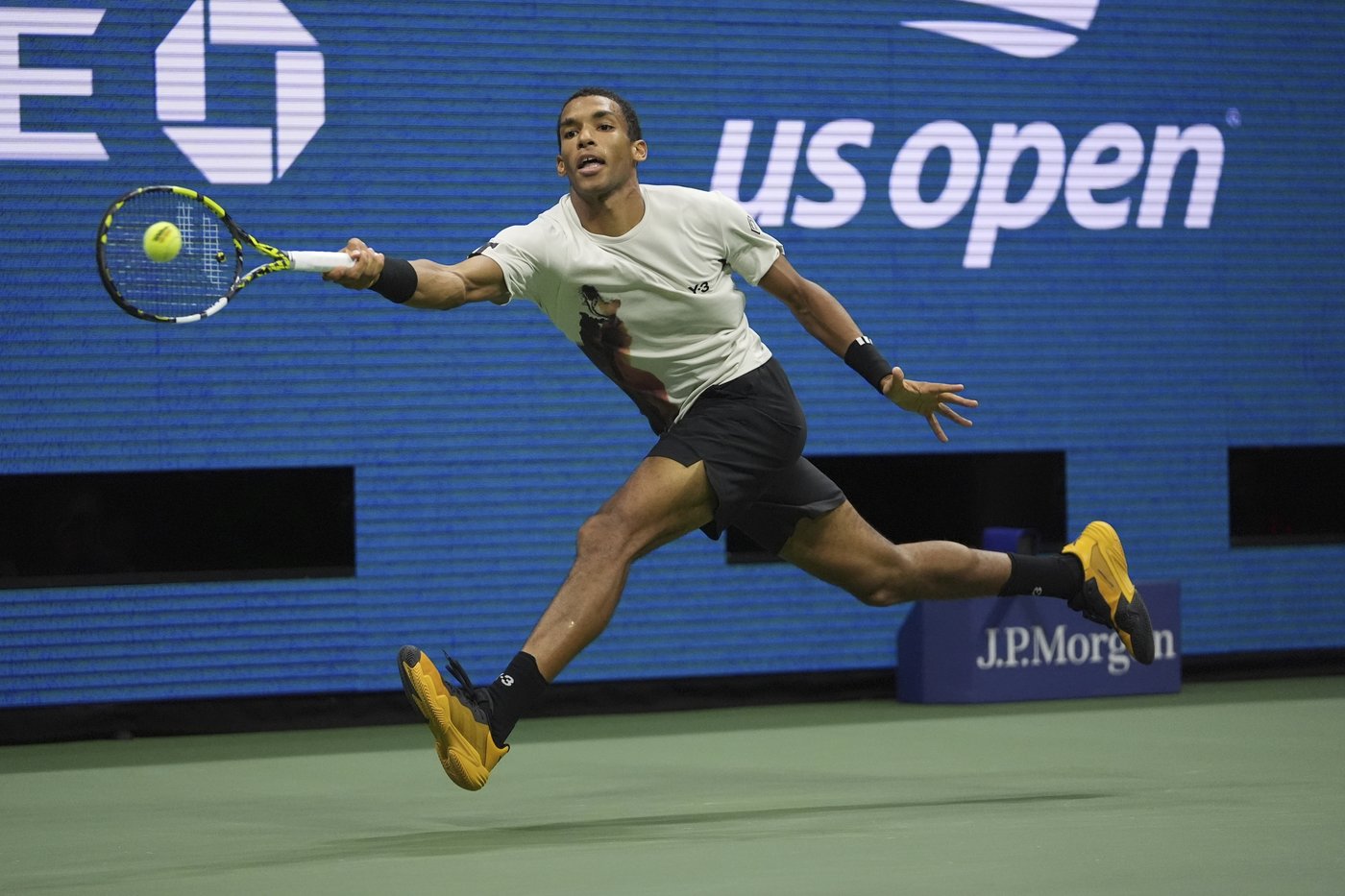 Sinner beats Auger-Aliassime at the U.S. Open and faces Alcaraz for a 3rd Grand Slam final in a row | iNFOnews.ca Sinner beats Auger-Aliassime at the U.S. Open and faces Alcaraz for a 3rd Grand Slam final in a row | iNFOnews.ca