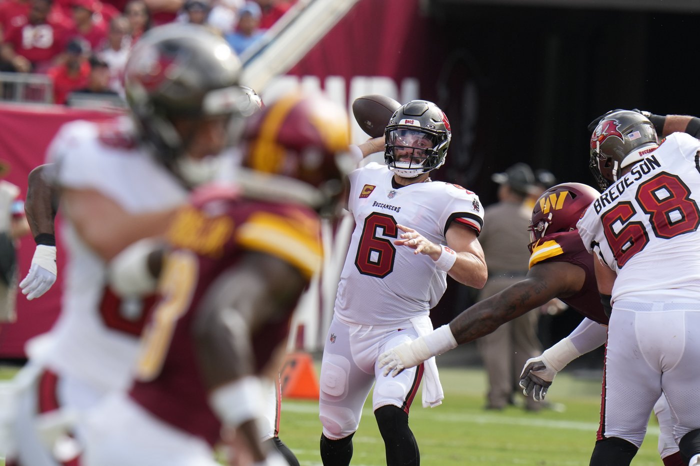 Mayfield and the Buccaneers host Daniels and the Commanders in what could be a prime-time shootout | iNFOnews.ca