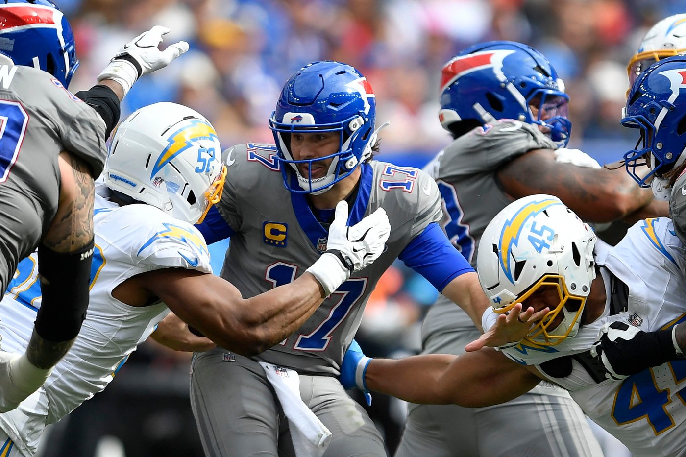 Allen, Bills outlast Chargers 24-16 despite committing 5 turnovers | iNFOnews.ca