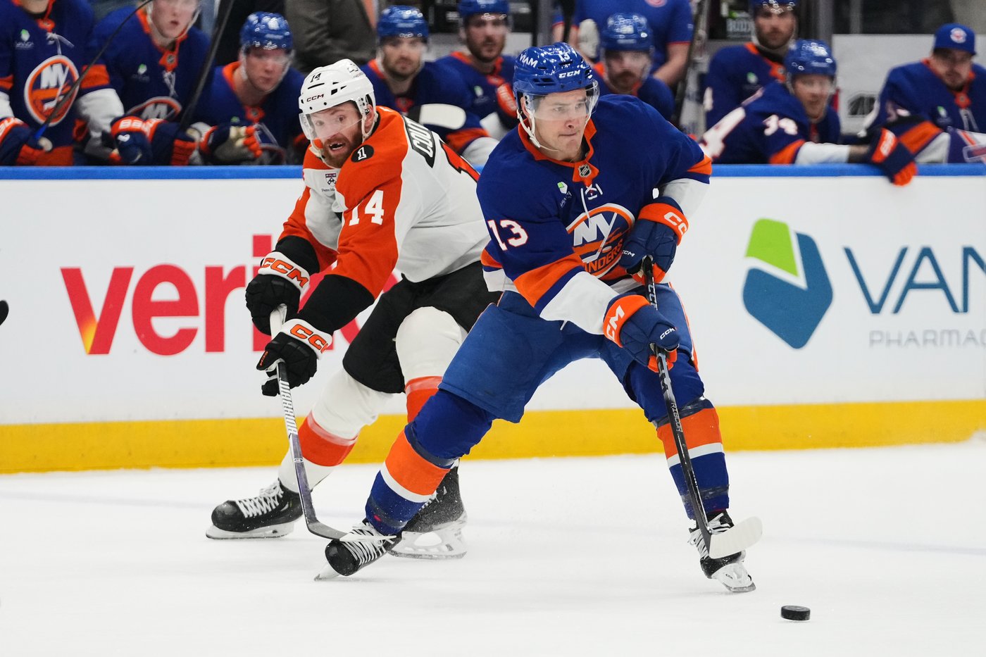 Matvei Michkov has a goal, 2 assists as the Flyers beat the Islanders 4-1 | iNFOnews.ca