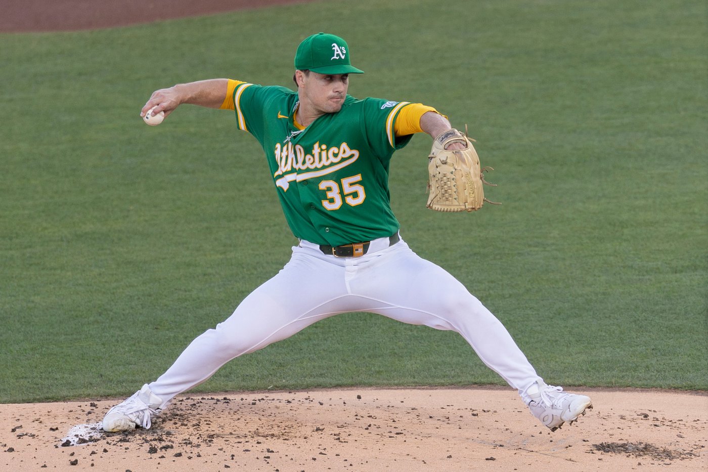 Langeliers hits No. 20 and A's back Ginn with 3 HRs in 7-1 win over Dodgers that snaps 4-game skid | iNFOnews.ca