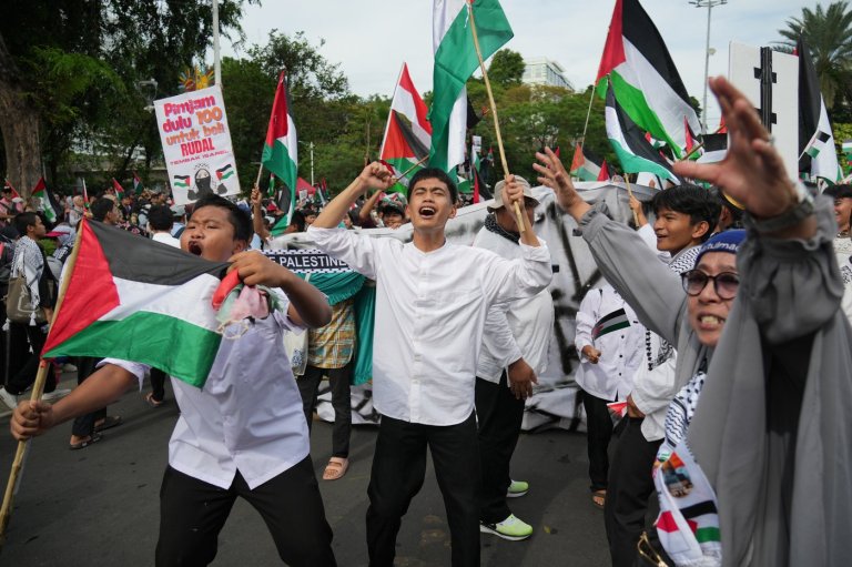 Pro-Palestinian protests held on the 2-year anniversary of Hamas' attack on Israel | iNFOnews.ca