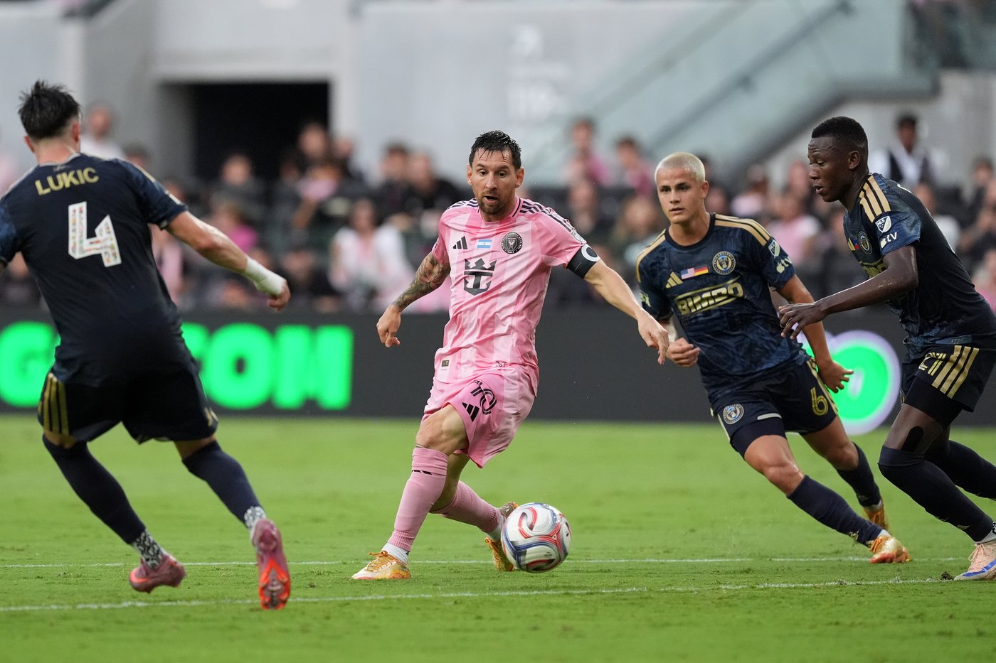Messi leaves midway through second half, Inter Miami rallies past Union 6-4 | iNFOnews.ca