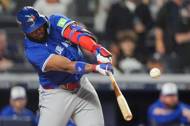 Blue Jays beat Yankees 5-2 in Game 4 to reach first ALCS since 2016 | iNFOnews.ca